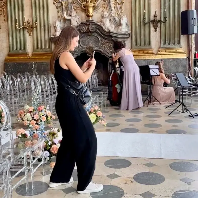 Marta Molik, podczas pracy przy nagrywaniu ślubu